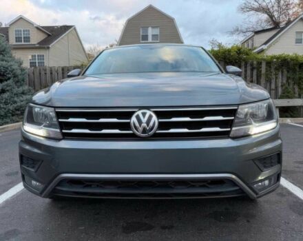 Серый Фольксваген Тигуан, объемом двигателя 2 л и пробегом 32 тыс. км за 15000 $, фото 1 на Automoto.ua