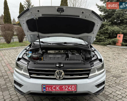 Серый Фольксваген Тигуан, объемом двигателя 1.98 л и пробегом 90 тыс. км за 15800 $, фото 47 на Automoto.ua