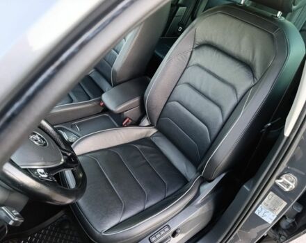 Серый Фольксваген Тигуан, объемом двигателя 2 л и пробегом 180 тыс. км за 30000 $, фото 18 на Automoto.ua