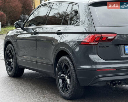 Серый Фольксваген Тигуан, объемом двигателя 2 л и пробегом 56 тыс. км за 24999 $, фото 41 на Automoto.ua