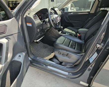 Серый Фольксваген Тигуан, объемом двигателя 2 л и пробегом 80 тыс. км за 16500 $, фото 53 на Automoto.ua