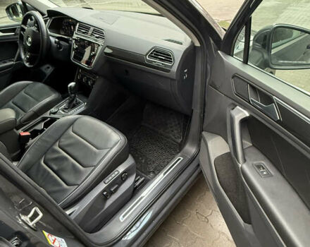 Сірий Фольксваген Тігуан, об'ємом двигуна 1.98 л та пробігом 83 тис. км за 30700 $, фото 27 на Automoto.ua