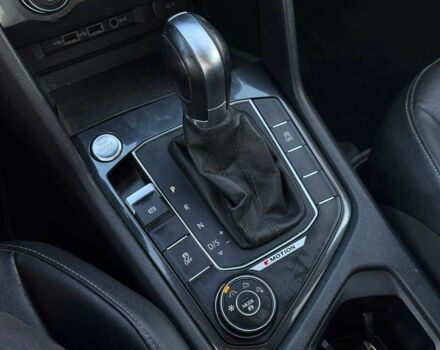 Сірий Фольксваген Тігуан, об'ємом двигуна 0 л та пробігом 130 тис. км за 402 $, фото 19 на Automoto.ua