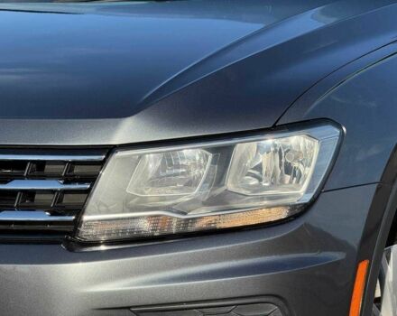 Сірий Фольксваген Тігуан, об'ємом двигуна 0 л та пробігом 130 тис. км за 402 $, фото 2 на Automoto.ua