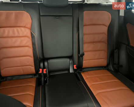 Сірий Фольксваген Тігуан, об'ємом двигуна 2 л та пробігом 175 тис. км за 19300 $, фото 15 на Automoto.ua