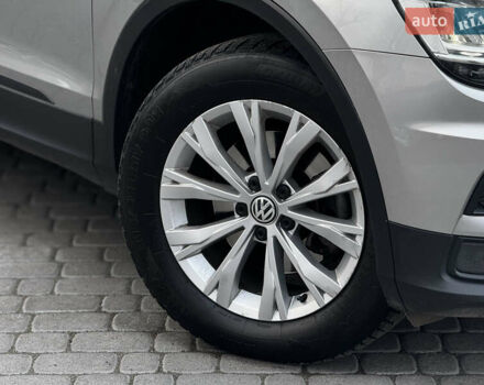 Серый Фольксваген Тигуан, объемом двигателя 2 л и пробегом 248 тыс. км за 21500 $, фото 19 на Automoto.ua