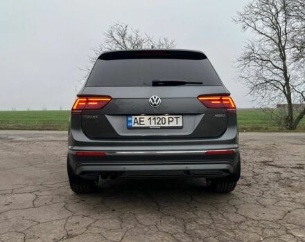 Серый Фольксваген Тигуан, объемом двигателя 2 л и пробегом 160 тыс. км за 30900 $, фото 4 на Automoto.ua