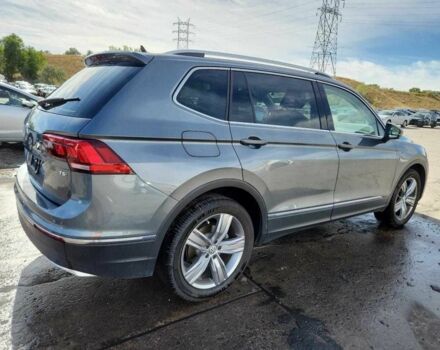 Сірий Фольксваген Тігуан, об'ємом двигуна 2 л та пробігом 64 тис. км за 7000 $, фото 2 на Automoto.ua