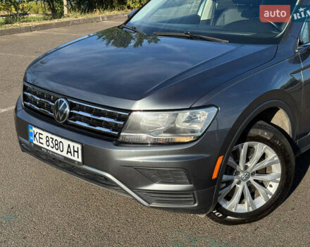 Сірий Фольксваген Тігуан, об'ємом двигуна 1.98 л та пробігом 155 тис. км за 18500 $, фото 4 на Automoto.ua