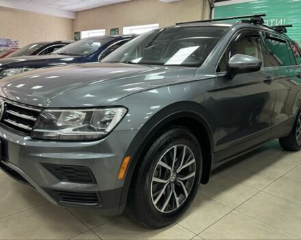 Серый Фольксваген Тигуан, объемом двигателя 2 л и пробегом 189 тыс. км за 19900 $, фото 3 на Automoto.ua