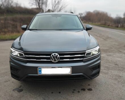 Серый Фольксваген Тигуан, объемом двигателя 2 л и пробегом 160 тыс. км за 16000 $, фото 1 на Automoto.ua