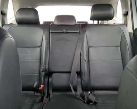 Серый Фольксваген Тигуан, объемом двигателя 2 л и пробегом 252 тыс. км за 11600 $, фото 9 на Automoto.ua