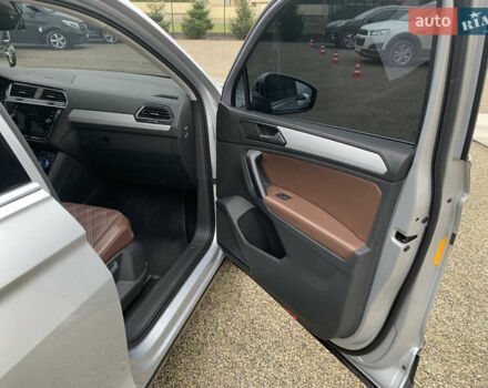 Серый Фольксваген Тигуан, объемом двигателя 1.97 л и пробегом 186 тыс. км за 22500 $, фото 19 на Automoto.ua