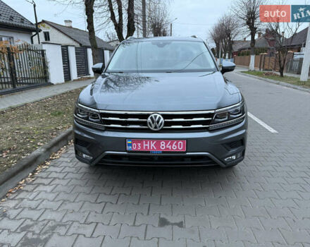 Серый Фольксваген Тигуан, объемом двигателя 2 л и пробегом 169 тыс. км за 21500 $, фото 3 на Automoto.ua