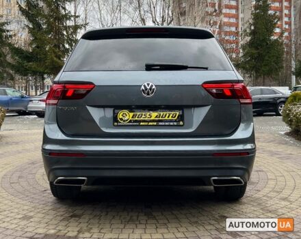 Сірий Фольксваген Тігуан, об'ємом двигуна 2 л та пробігом 79 тис. км за 17950 $, фото 5 на Automoto.ua