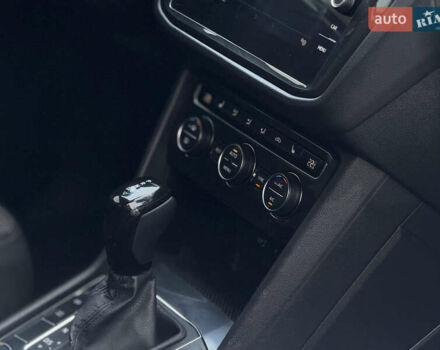 Серый Фольксваген Тигуан, объемом двигателя 2 л и пробегом 248 тыс. км за 21500 $, фото 28 на Automoto.ua