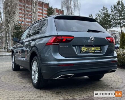 Сірий Фольксваген Тігуан, об'ємом двигуна 2 л та пробігом 79 тис. км за 17950 $, фото 4 на Automoto.ua