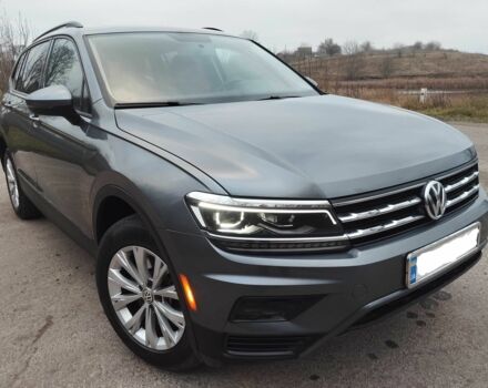 Серый Фольксваген Тигуан, объемом двигателя 2 л и пробегом 160 тыс. км за 16000 $, фото 2 на Automoto.ua