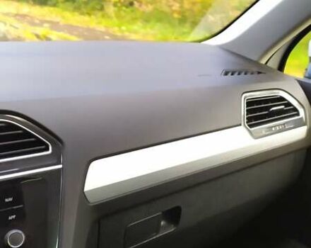 Серый Фольксваген Тигуан, объемом двигателя 2 л и пробегом 195 тыс. км за 23350 $, фото 12 на Automoto.ua