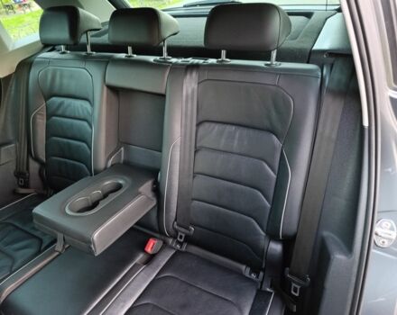 Серый Фольксваген Тигуан, объемом двигателя 2 л и пробегом 180 тыс. км за 30000 $, фото 13 на Automoto.ua