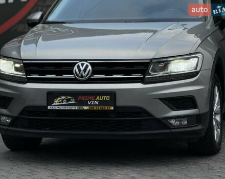 Серый Фольксваген Тигуан, объемом двигателя 2 л и пробегом 248 тыс. км за 21500 $, фото 3 на Automoto.ua