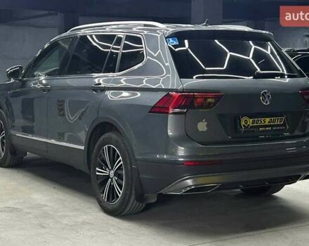 Серый Фольксваген Тигуан, объемом двигателя 1.97 л и пробегом 275 тыс. км за 26400 $, фото 3 на Automoto.ua