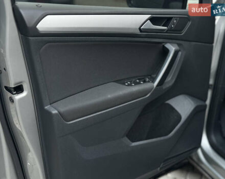 Серый Фольксваген Тигуан, объемом двигателя 2 л и пробегом 248 тыс. км за 21500 $, фото 39 на Automoto.ua