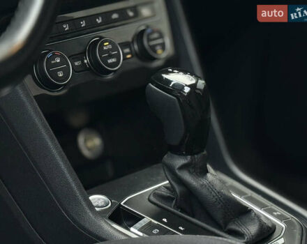 Серый Фольксваген Тигуан, объемом двигателя 2 л и пробегом 248 тыс. км за 21500 $, фото 45 на Automoto.ua