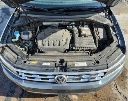 Сірий Фольксваген Тігуан, об'ємом двигуна 2 л та пробігом 64 тис. км за 7000 $, фото 11 на Automoto.ua