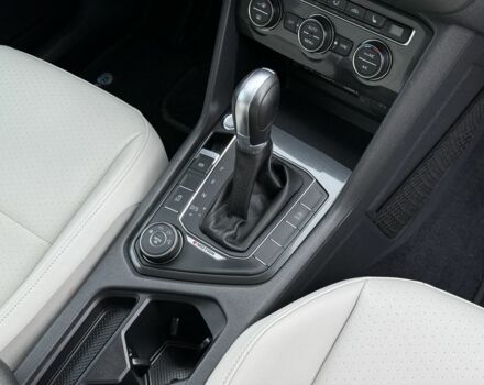 Серый Фольксваген Тигуан, объемом двигателя 2 л и пробегом 158 тыс. км за 17900 $, фото 9 на Automoto.ua