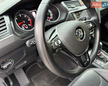 Серый Фольксваген Тигуан, объемом двигателя 2 л и пробегом 56 тыс. км за 24999 $, фото 52 на Automoto.ua