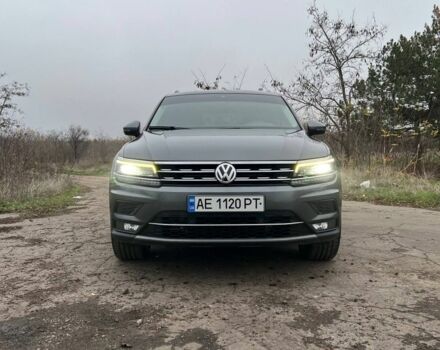 Серый Фольксваген Тигуан, объемом двигателя 2 л и пробегом 160 тыс. км за 30900 $, фото 1 на Automoto.ua