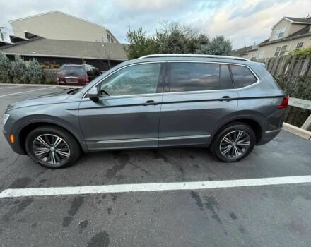 Серый Фольксваген Тигуан, объемом двигателя 2 л и пробегом 32 тыс. км за 15000 $, фото 2 на Automoto.ua