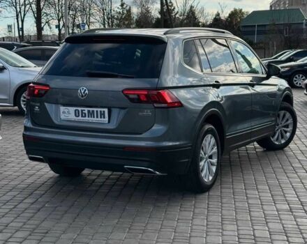 Серый Фольксваген Тигуан, объемом двигателя 2 л и пробегом 129 тыс. км за 17450 $, фото 2 на Automoto.ua