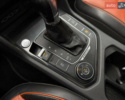 Серый Фольксваген Тигуан, объемом двигателя 2 л и пробегом 254 тыс. км за 17999 $, фото 18 на Automoto.ua