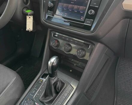 Серый Фольксваген Тигуан, объемом двигателя 2 л и пробегом 129 тыс. км за 17450 $, фото 6 на Automoto.ua