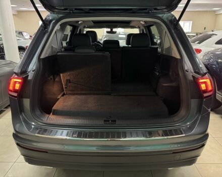 Серый Фольксваген Тигуан, объемом двигателя 2 л и пробегом 189 тыс. км за 19900 $, фото 7 на Automoto.ua