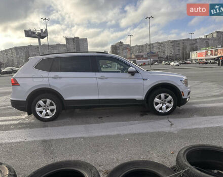 Серый Фольксваген Тигуан, объемом двигателя 1.98 л и пробегом 93 тыс. км за 21500 $, фото 6 на Automoto.ua