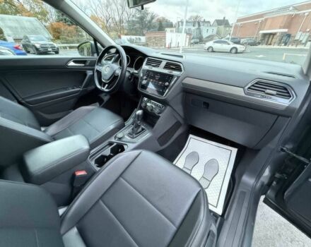 Серый Фольксваген Тигуан, объемом двигателя 2 л и пробегом 36 тыс. км за 18500 $, фото 7 на Automoto.ua