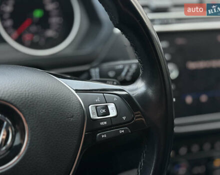 Серый Фольксваген Тигуан, объемом двигателя 2 л и пробегом 248 тыс. км за 21500 $, фото 50 на Automoto.ua