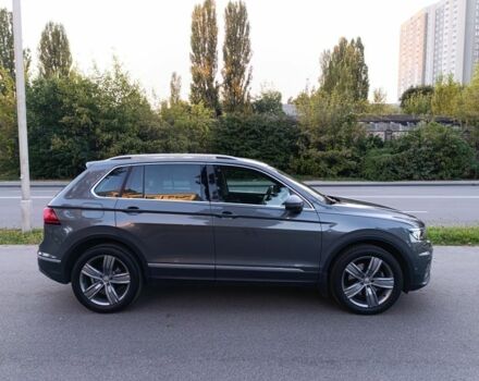 Серый Фольксваген Тигуан, объемом двигателя 2 л и пробегом 180 тыс. км за 30000 $, фото 3 на Automoto.ua