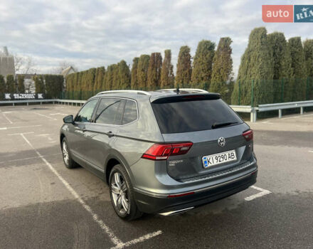 Сірий Фольксваген Тігуан, об'ємом двигуна 2 л та пробігом 175 тис. км за 19300 $, фото 3 на Automoto.ua