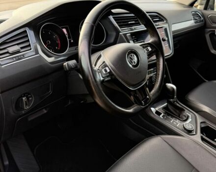 Серый Фольксваген Тигуан, объемом двигателя 2 л и пробегом 147 тыс. км за 17500 $, фото 12 на Automoto.ua