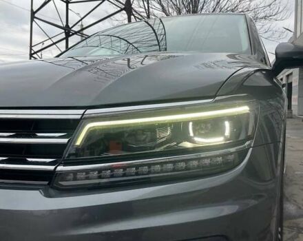 Серый Фольксваген Тигуан, объемом двигателя 1.98 л и пробегом 194 тыс. км за 24299 $, фото 2 на Automoto.ua