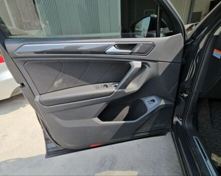 Серый Фольксваген Тигуан, объемом двигателя 2 л и пробегом 80 тыс. км за 16500 $, фото 37 на Automoto.ua