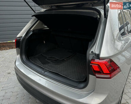 Серый Фольксваген Тигуан, объемом двигателя 2 л и пробегом 248 тыс. км за 21500 $, фото 32 на Automoto.ua