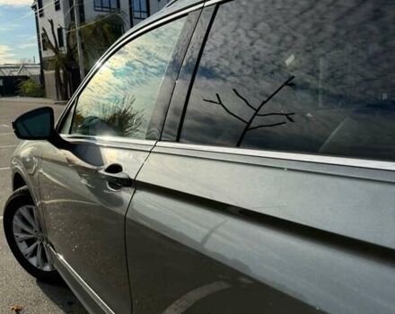 Серый Фольксваген Тигуан, объемом двигателя 2 л и пробегом 147 тыс. км за 17500 $, фото 8 на Automoto.ua