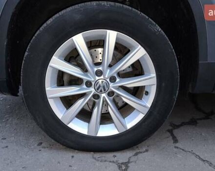 Серый Фольксваген Тигуан, объемом двигателя 1.98 л и пробегом 96 тыс. км за 12500 $, фото 12 на Automoto.ua