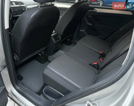 Серый Фольксваген Тигуан, объемом двигателя 2 л и пробегом 248 тыс. км за 21500 $, фото 35 на Automoto.ua