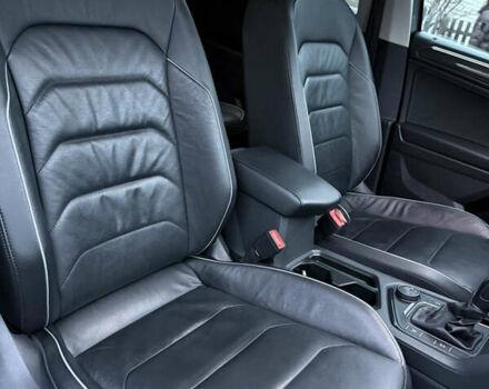 Серый Фольксваген Тигуан, объемом двигателя 2 л и пробегом 169 тыс. км за 21500 $, фото 11 на Automoto.ua